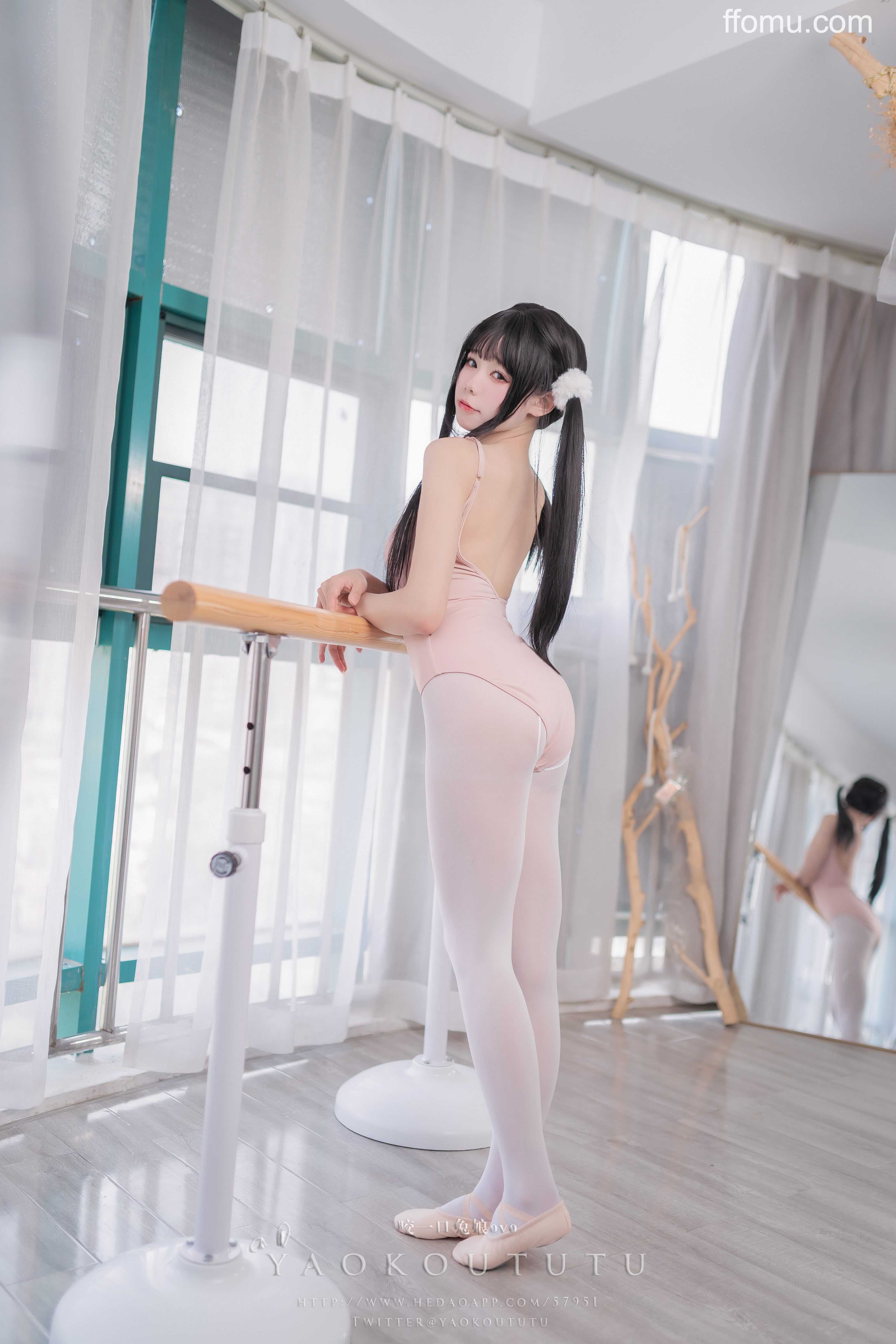 咬一口兔娘ovo (Yaokoututu) – Dance Lessons “86 photos and 1 video”