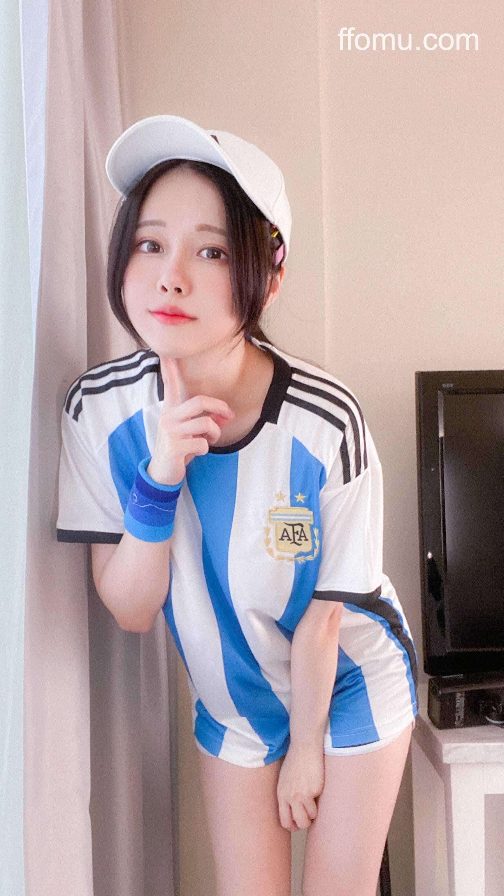 Arty Huang (Arty亚缇) – Argentina