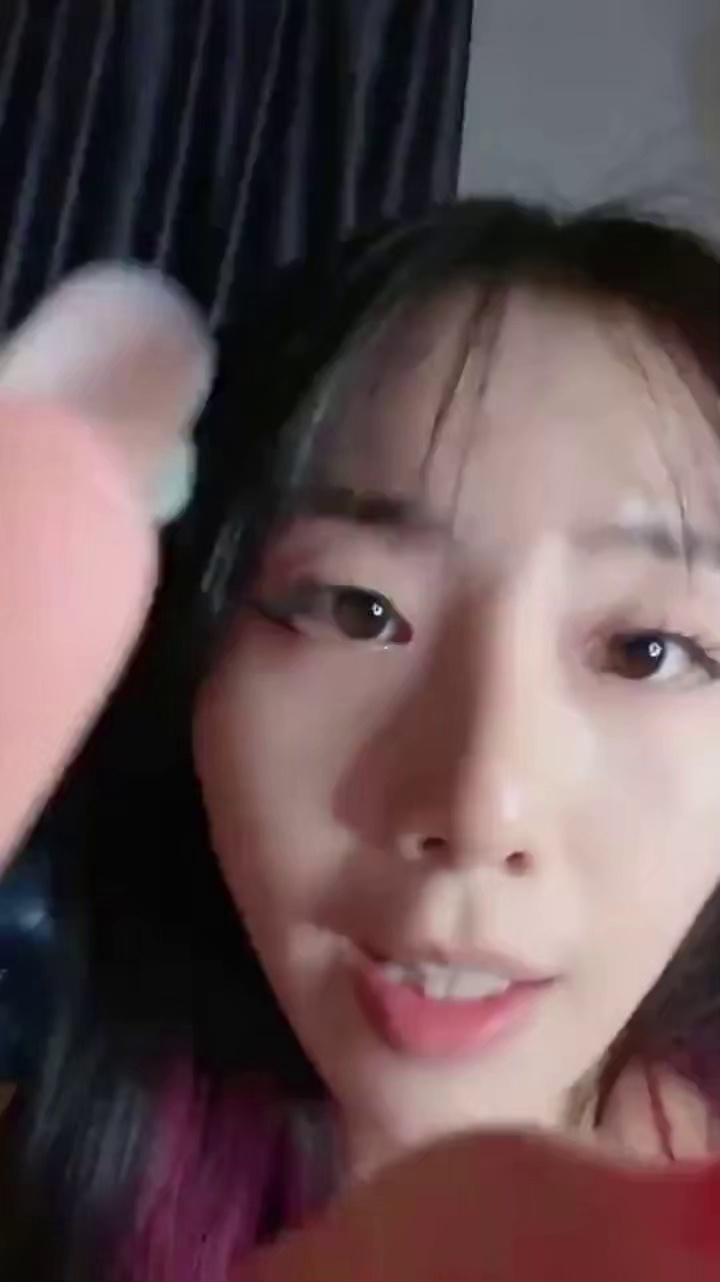 漂亮美女 你快点硬啊今天操死你 你慢点我受不了 舔菊花吃鸡上位骑乘全自动不让小哥操 很快就机械 无套内射