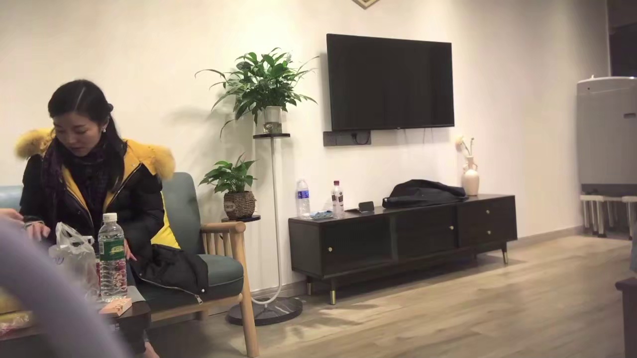 高颜轻熟女 身材苗条性格不错先聊聊天吃点东西补充能量 被小哥猛力输出