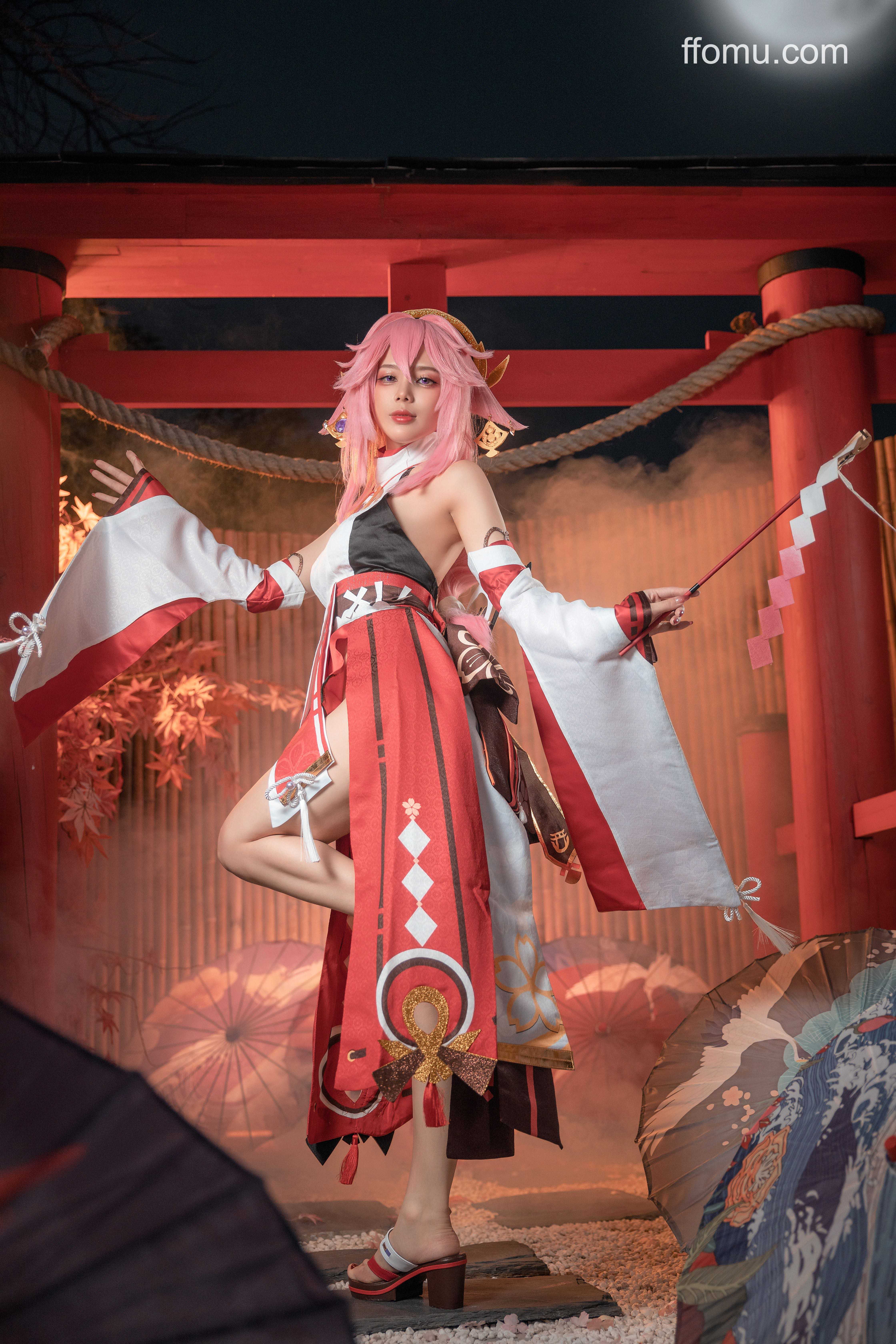 九言 (Jiu Yan) cosplay Yae Miko – Genshin Impact