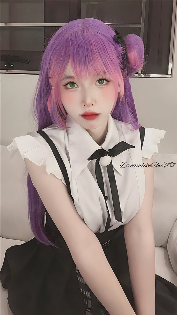 DreamlikeUwU - Hololive - Towa [30P3V]