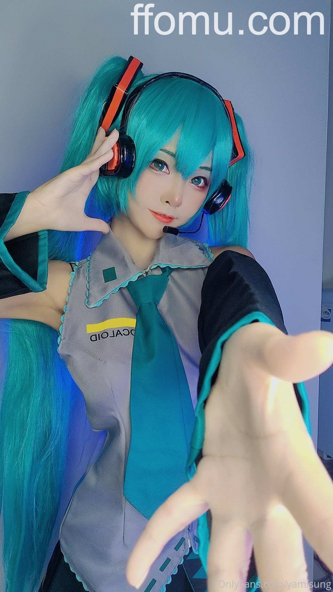 Yamisung cosplay Hatsune Miku – Vocaloid “19 photos”