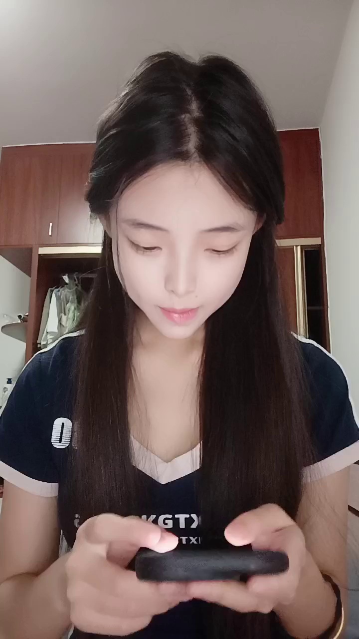 【#小草莓】身材堪称完美的学生妹!直播大秀 绝对顶级
❤️ ❤️