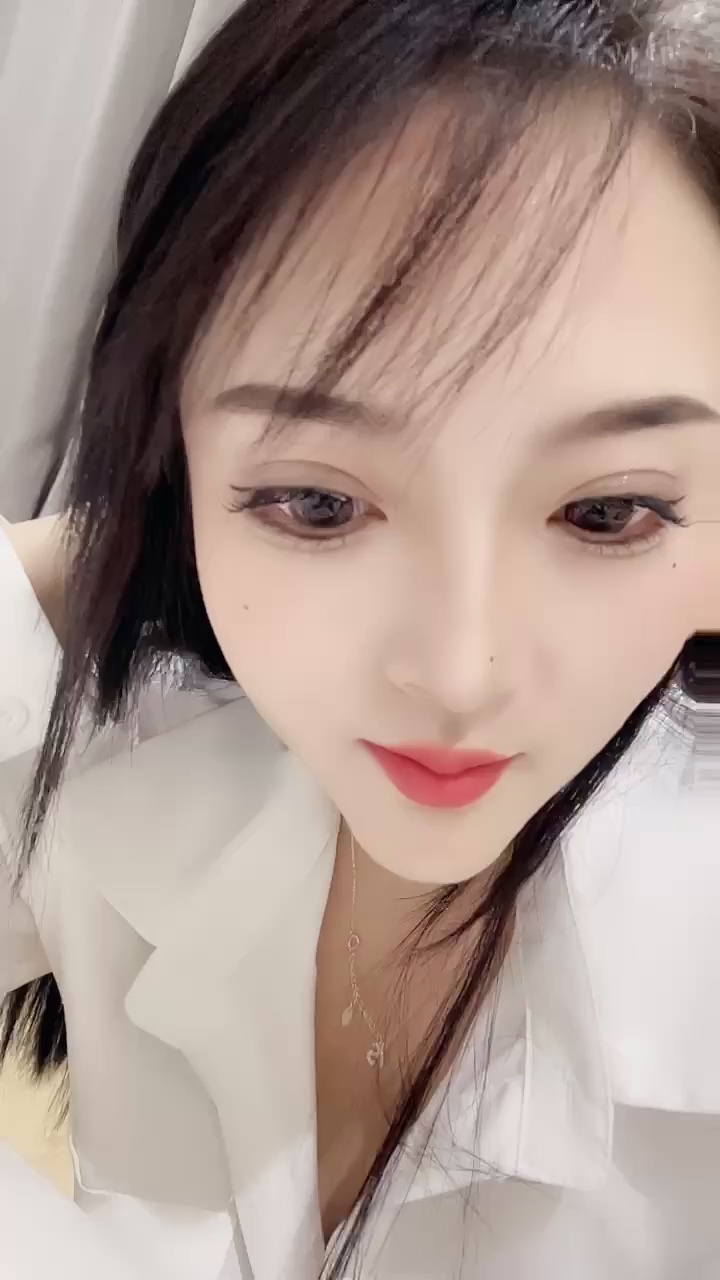 【#姐姐被包围了】奶球闺蜜新人女神骑乘口交无套爆操
❤️ ❤️