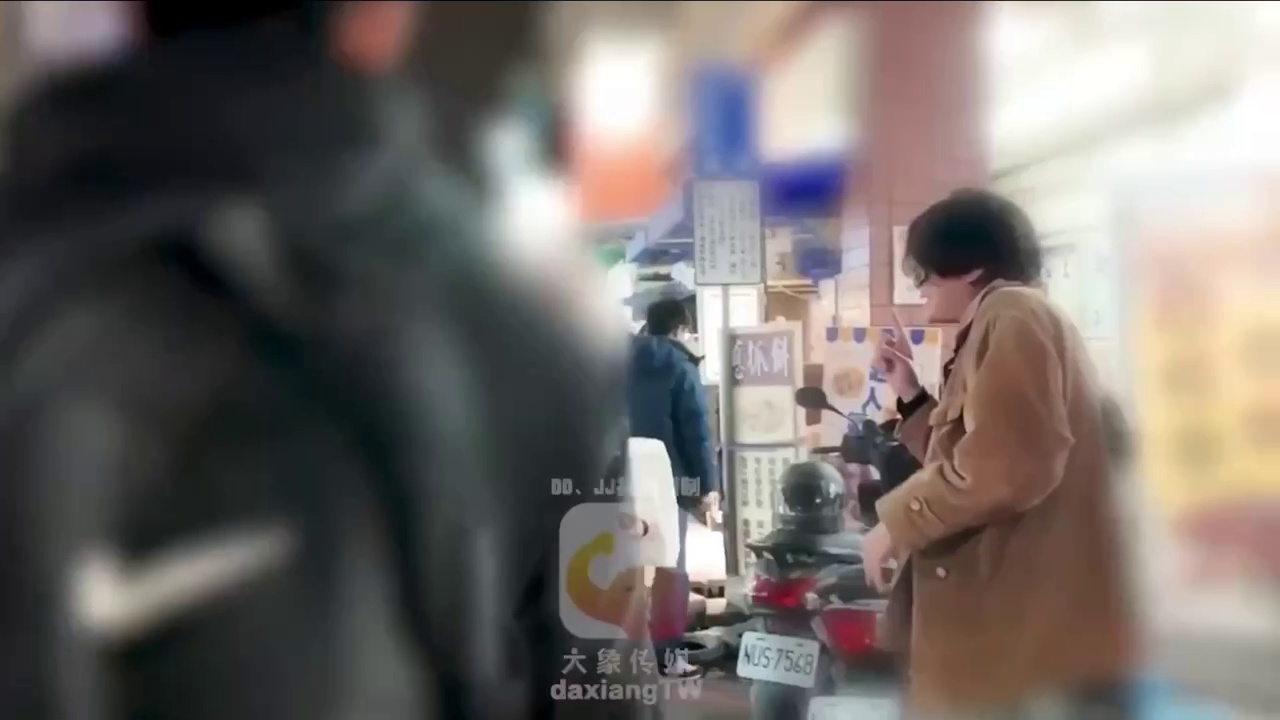 **DA-80 紫色台中街頭訪問 色氣乳環短髮妹 抽插不間斷!幹到腿軟為止!**