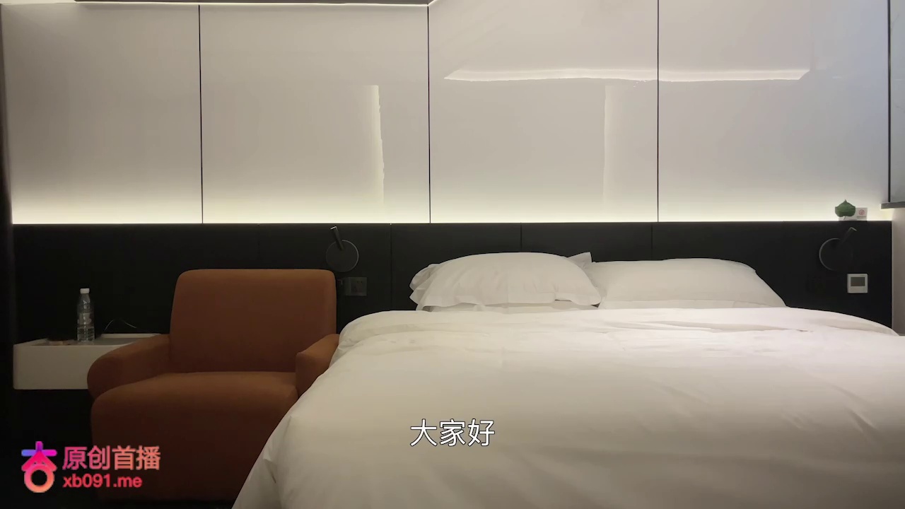 今天约的妹妹吃肉棒像吃冰棒一样津津有味,中间两次偷偷拔套还不太熟练差点被妹妹发现