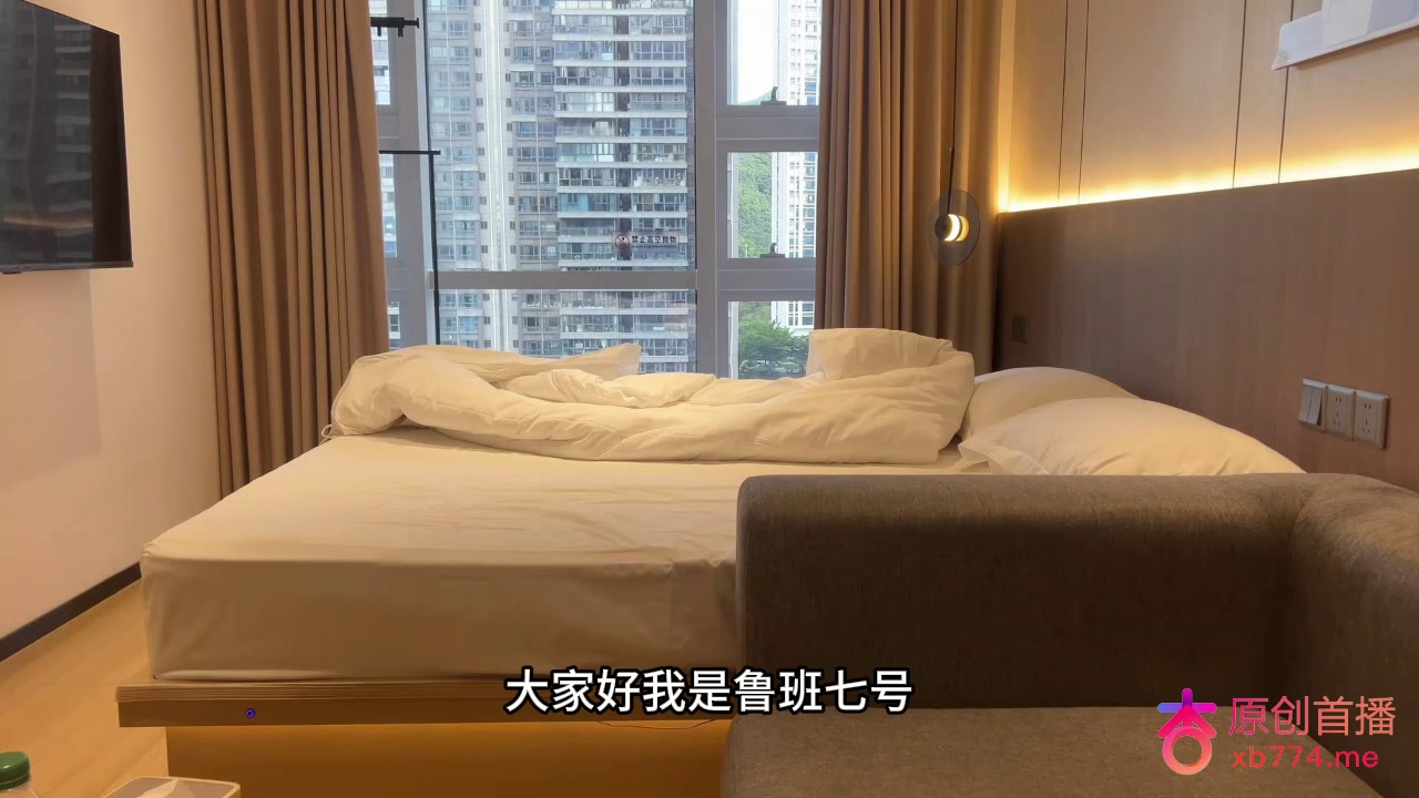 今天花3000约了一个178身高的模特,妹妹还是天然白虎下面一点毛都没有,颜值高,大长腿,可惜妹妹胸部不够大，做的时候有种开大车感觉