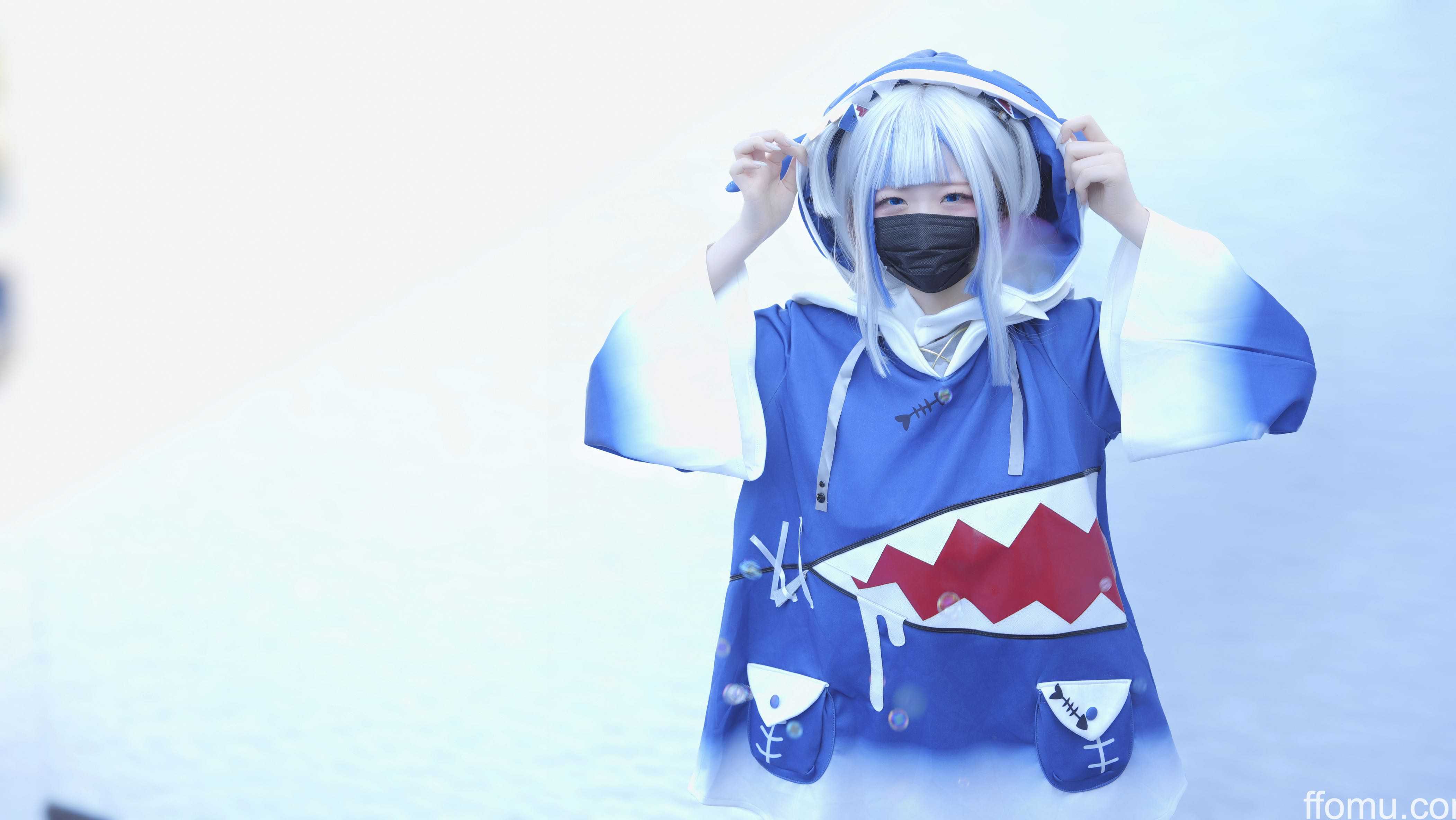 はむすけ (hamham_sk) cosplay Gawr Gura – Hololive