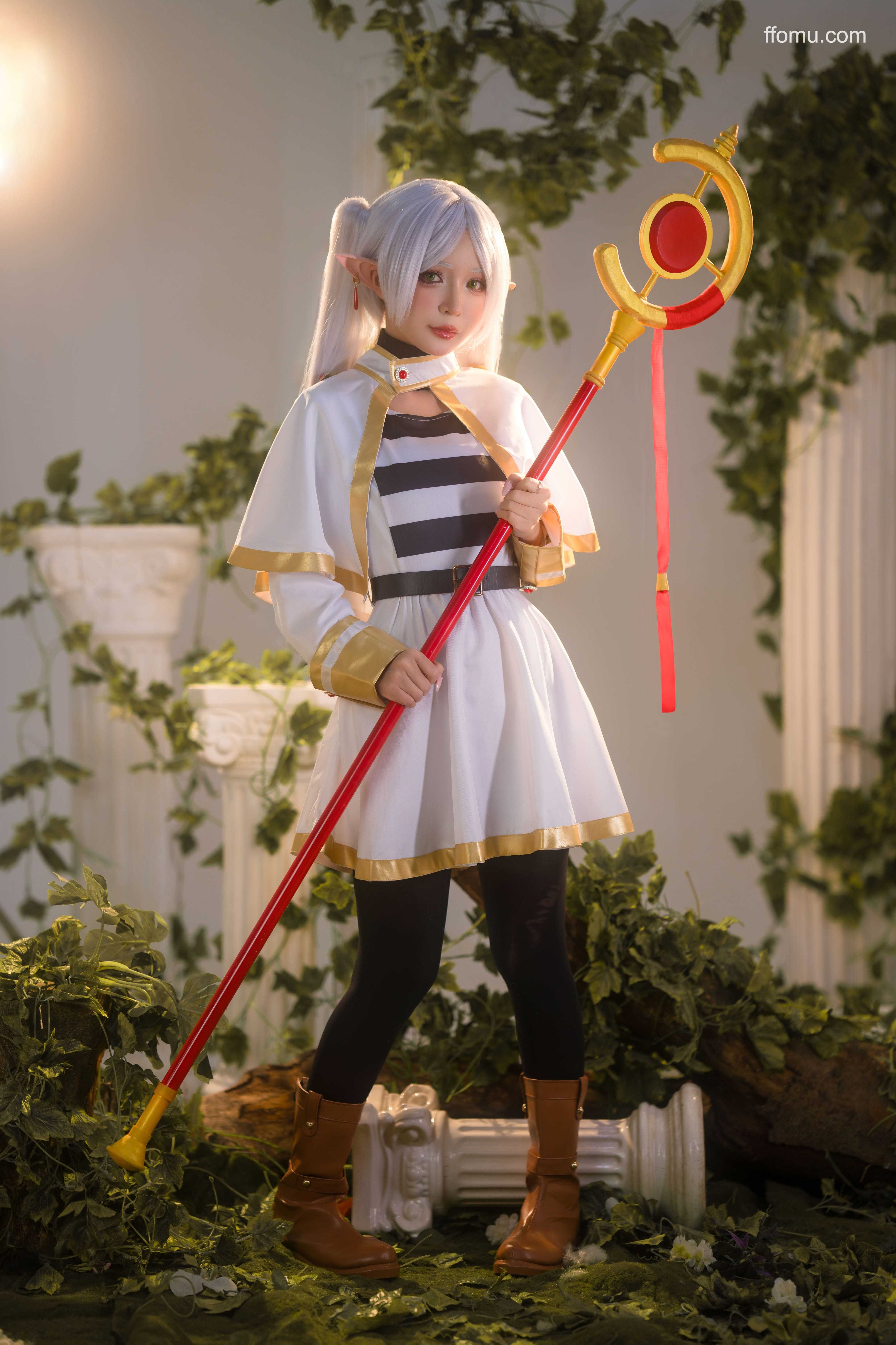 Umeko J cosplay Frieren – Sousou no Frieren