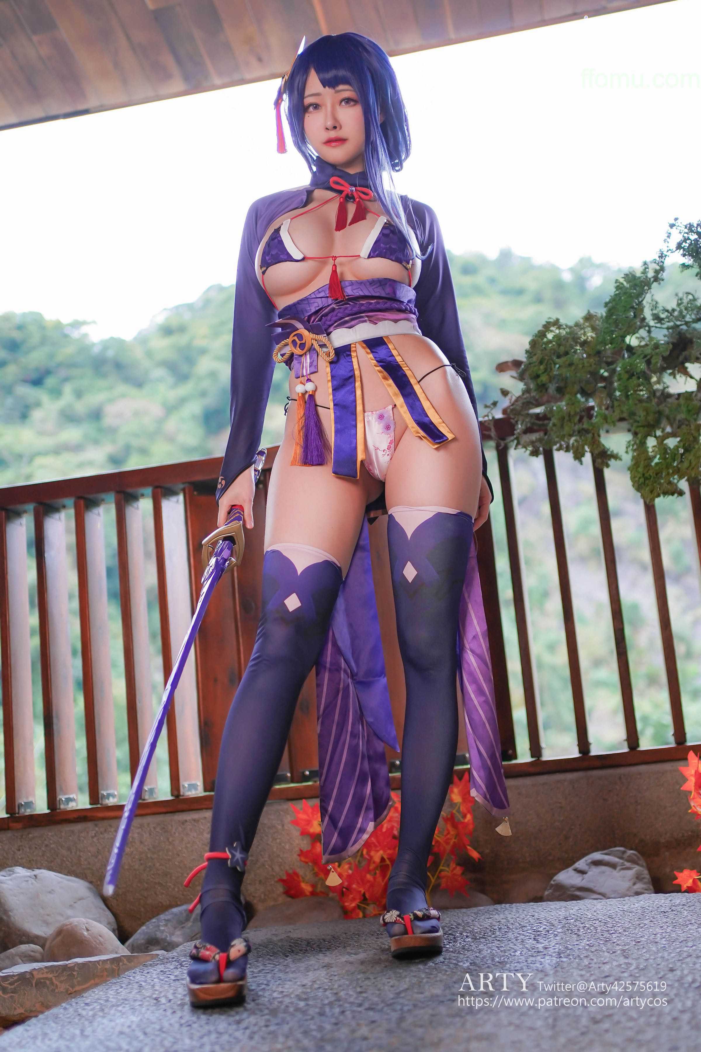 Arty Huang (Arty亚缇) and KaYa Huang (萱) cosplay Raiden Shogun Ei and Yae Miko – Genshin Impact