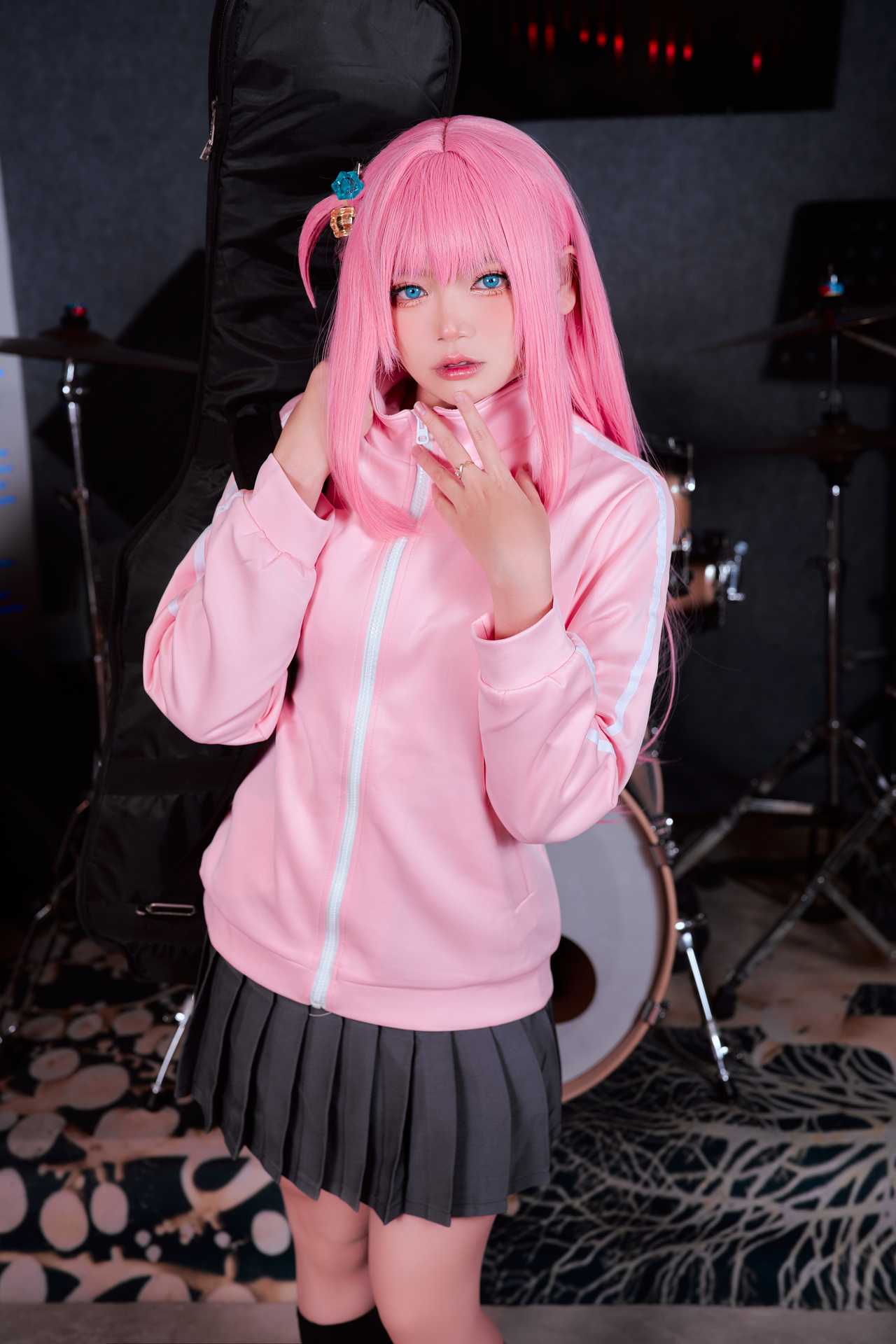 ZinieQ (ジニCosplayer) cosplay Bocchi – Bocchi The Rock “34 photos”