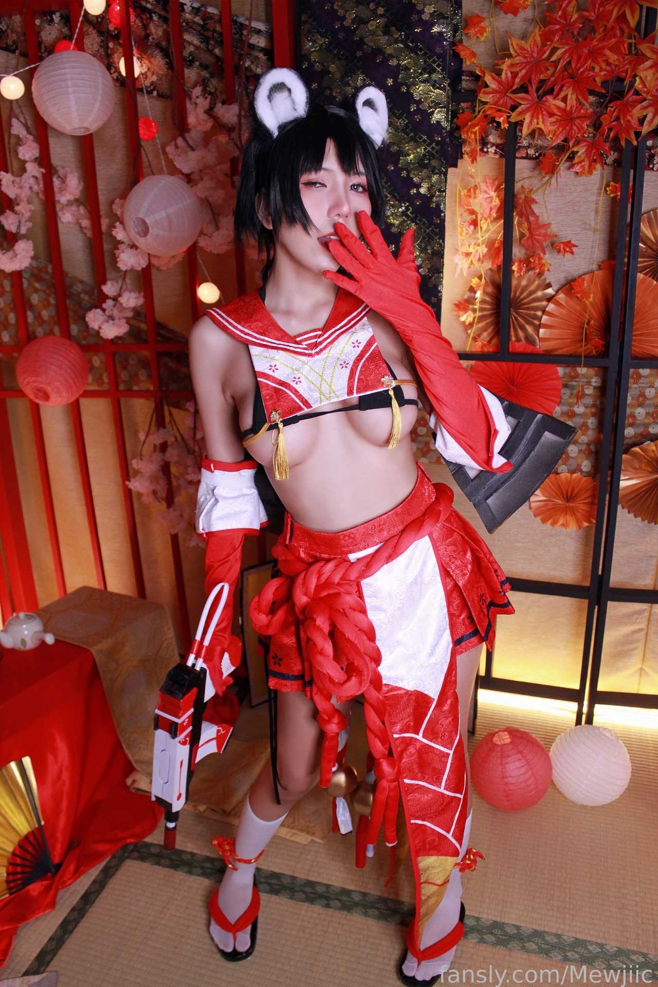 lMusicl cosplay Kasuga Tsubaki – Blue Archive “33 photos”