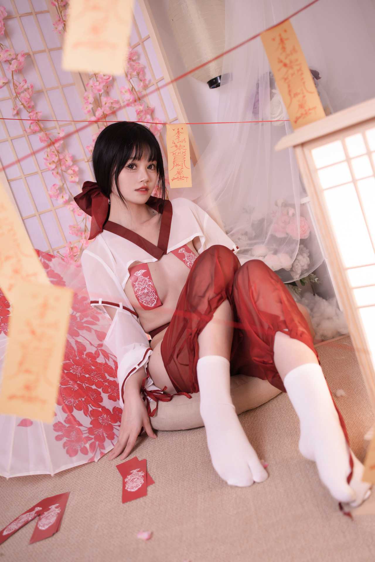 Shikako Chitanda (千反田鹿子) – Miko “59 photos”