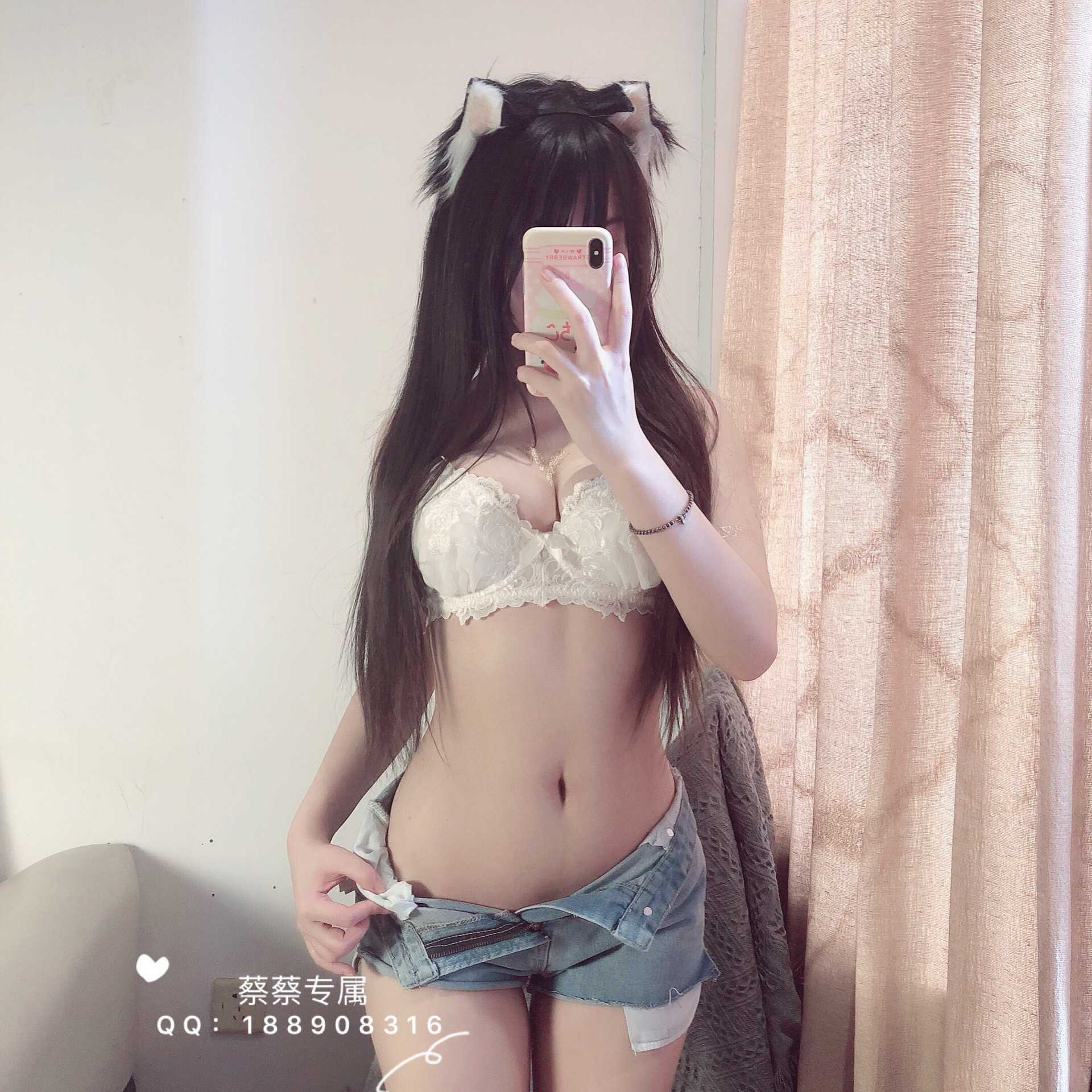 小蔡头喵喵喵 (yuziqoq) – Denim White Underwear “53 photos and 1 video”