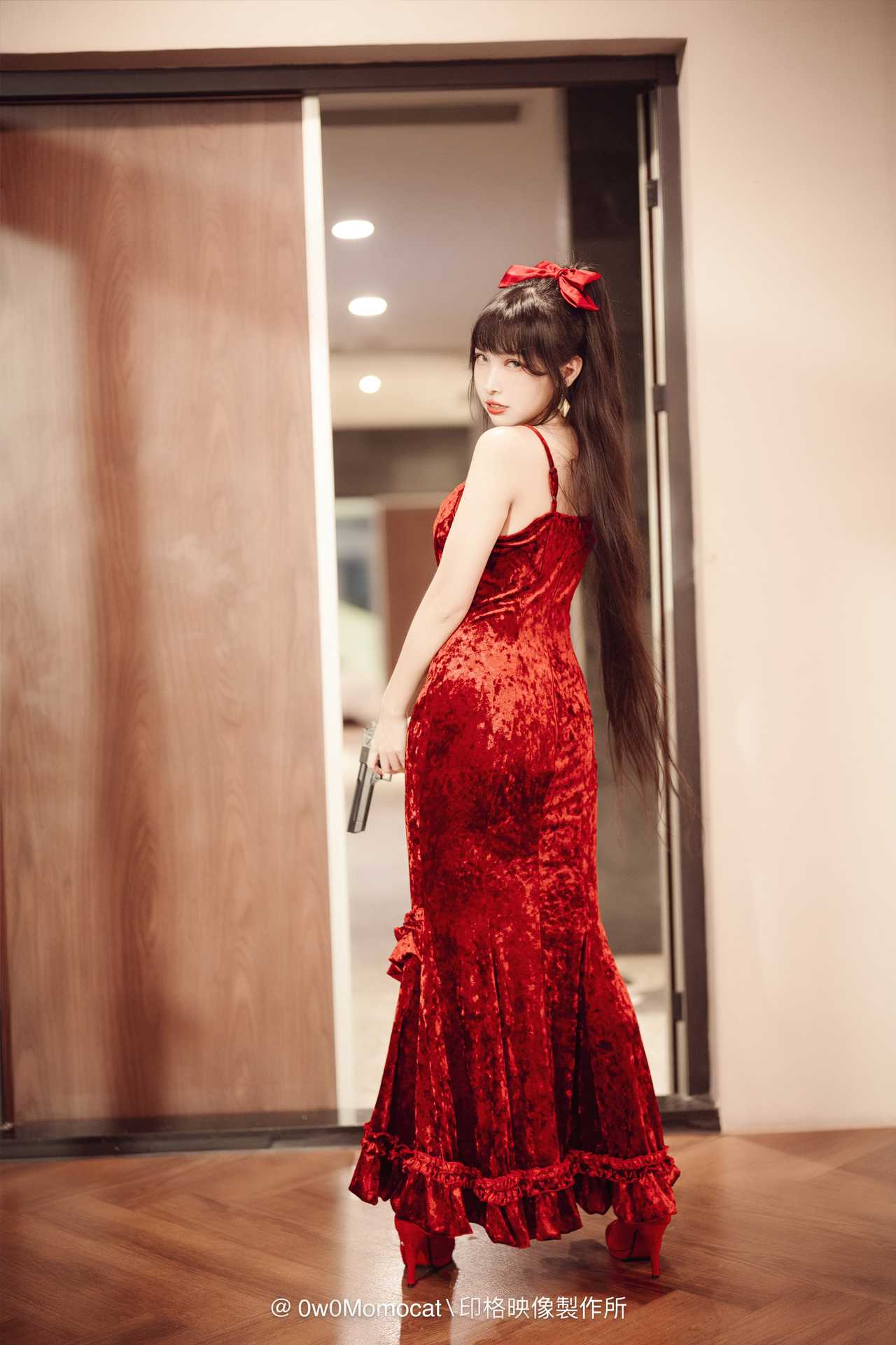 慕慕Momo – Red Dress “61 photos and 1 video”