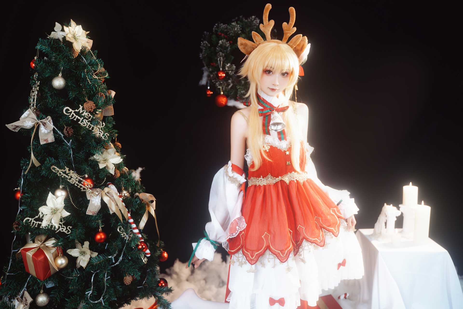Nekokoyoshi (爆机少女喵小吉) and 金鱼kinngyo – Celebrating Christmas “90 photos and 2 videos”