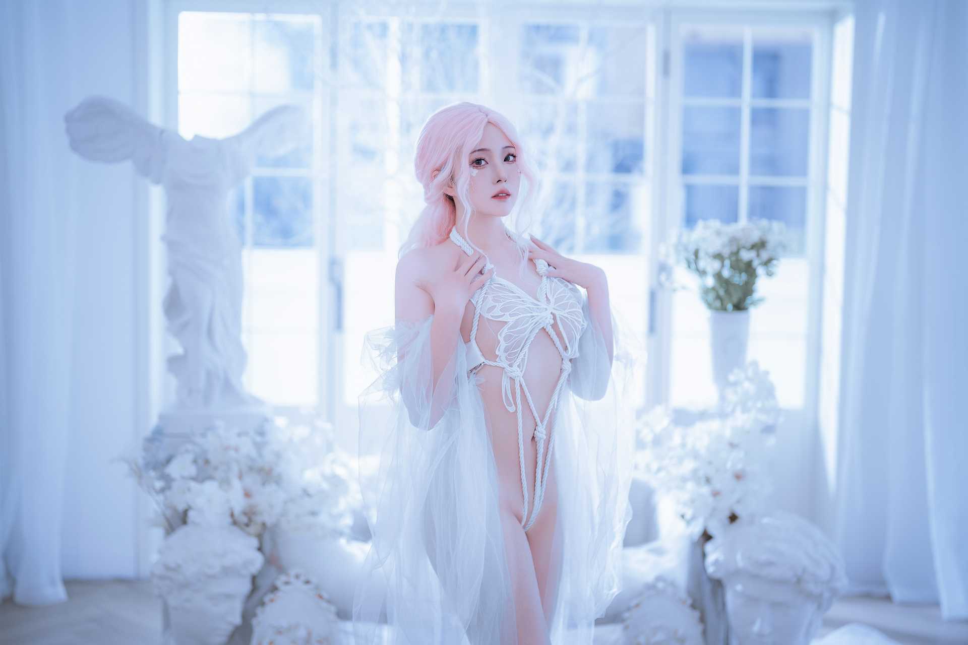 Natsuko夏夏子 – White Moth “61 photos”