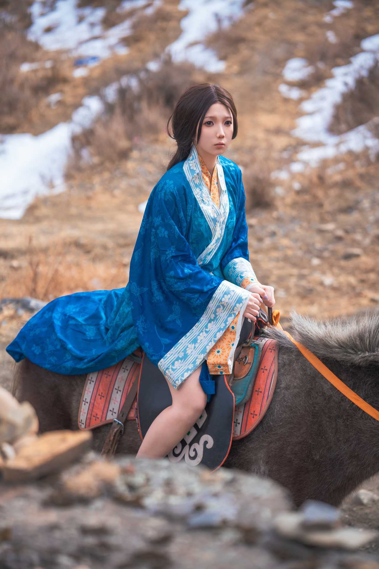 小和甜酒 (xiaohetianjiu) – Horseback Riding Princess “37 photos”