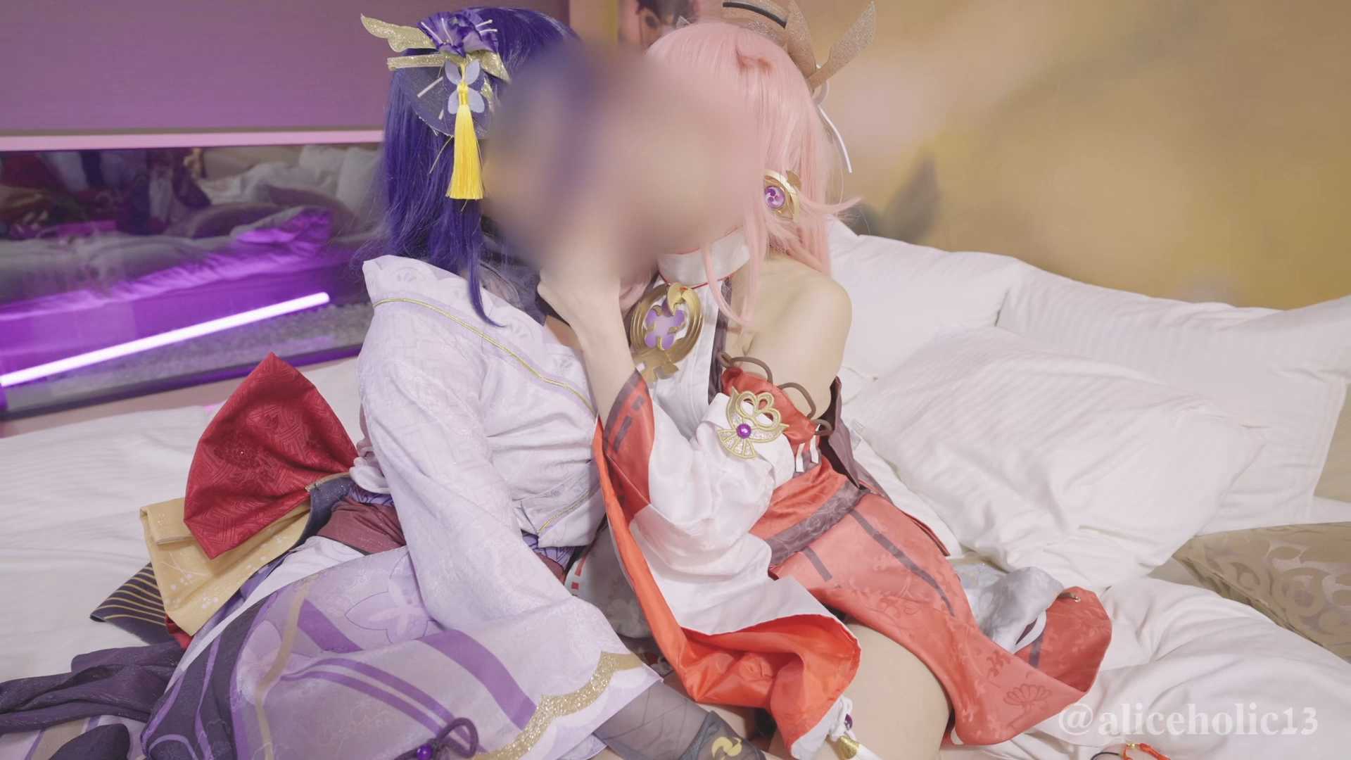 Unknown Cosplayer cosplay Raiden Shogun Ei and Yae Miko – Genshin Impact “40 photos and 1 video”