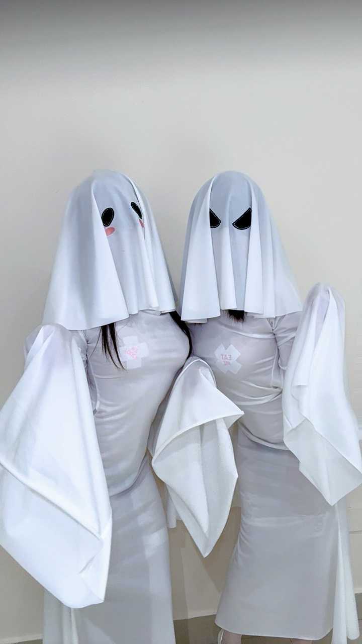 九曲jean and 二佐Nisa – Ghost Girl “50 photos and 4 videos”