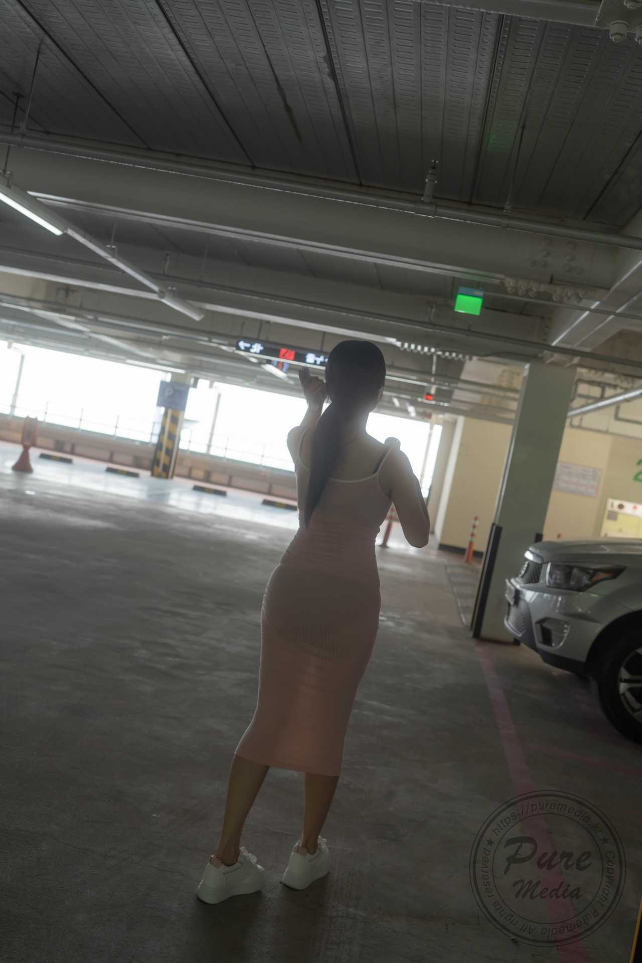 Suji (수지) – Girlfriend “141 photos”