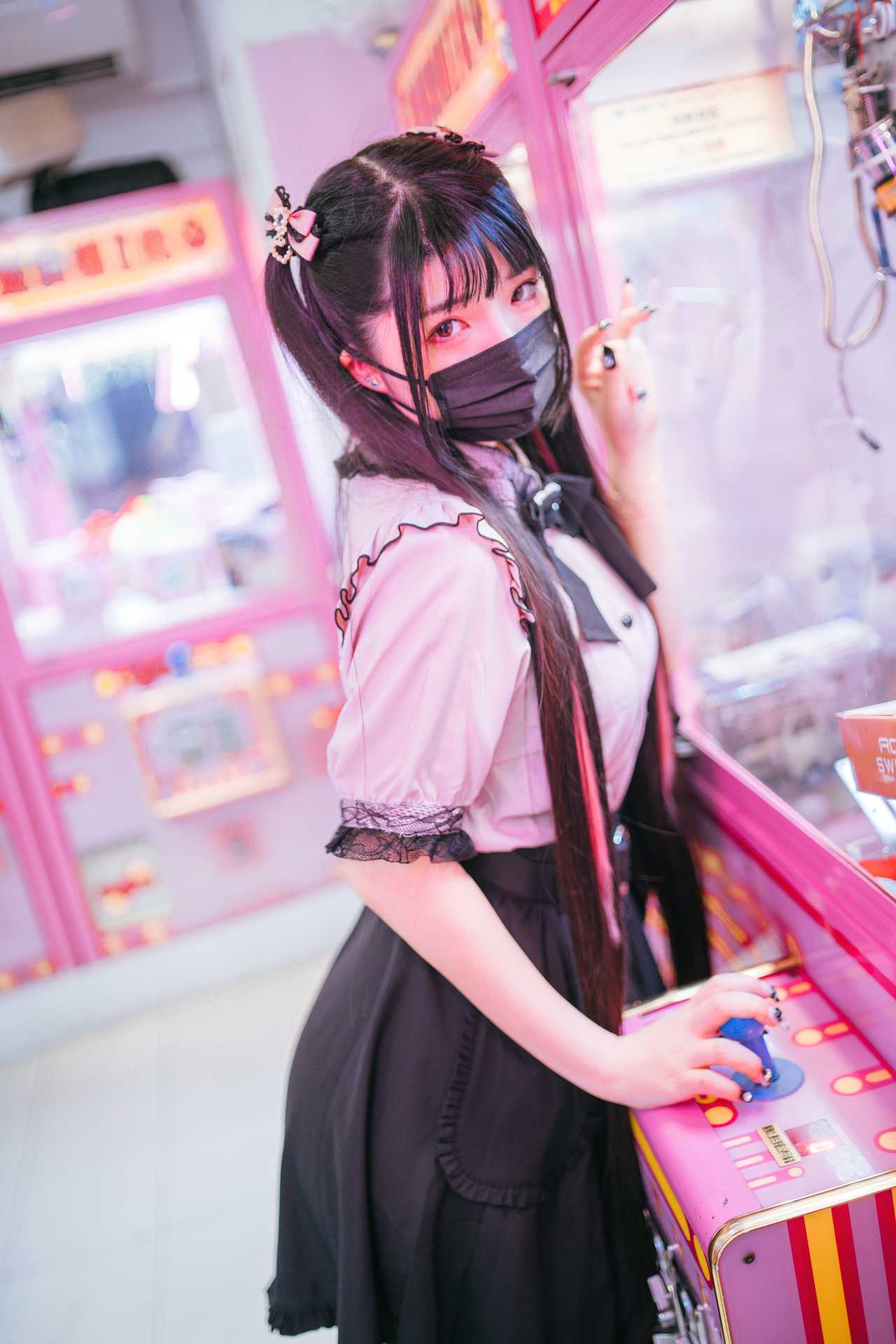 落落Raku (rakuraku166) – JK “88 photos and 1 video”