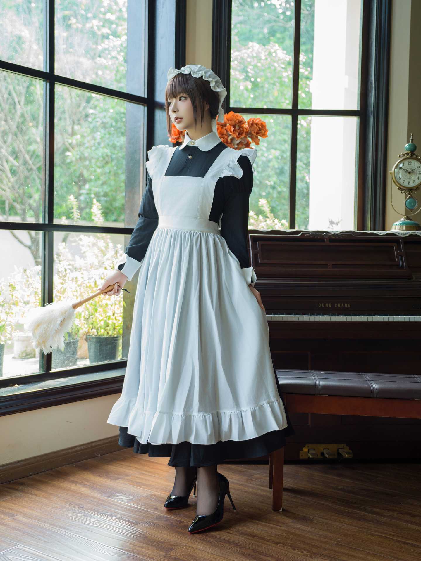 Yuuhui玉汇 (Kokuhui) – Maid Game “147 photos and 2 videos”