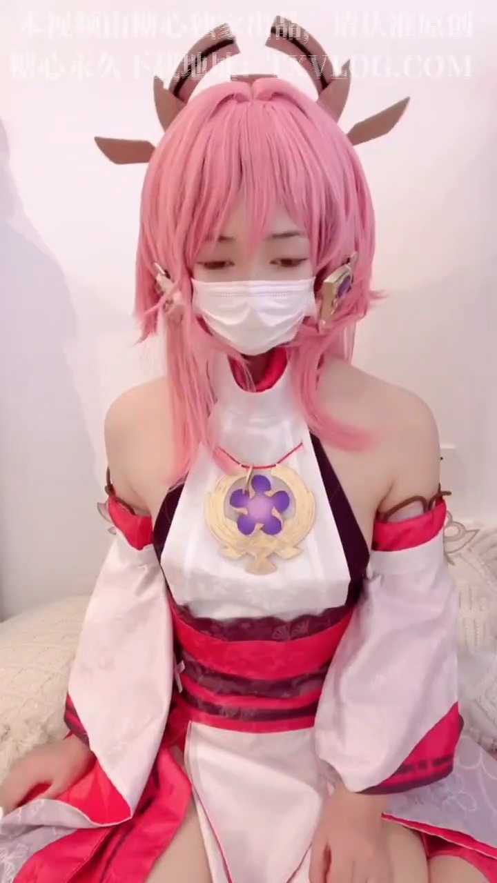 Unknown Cosplayer cosplay Yae Miko – Genshin Impact “35 photos and 1 video”