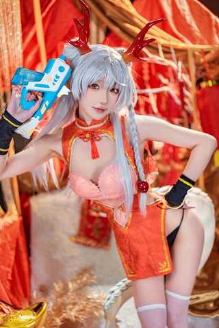 Abaoyeshitunia1 (阿包也是兔娘) – Long Mei New Year “45 photos and 1 video”