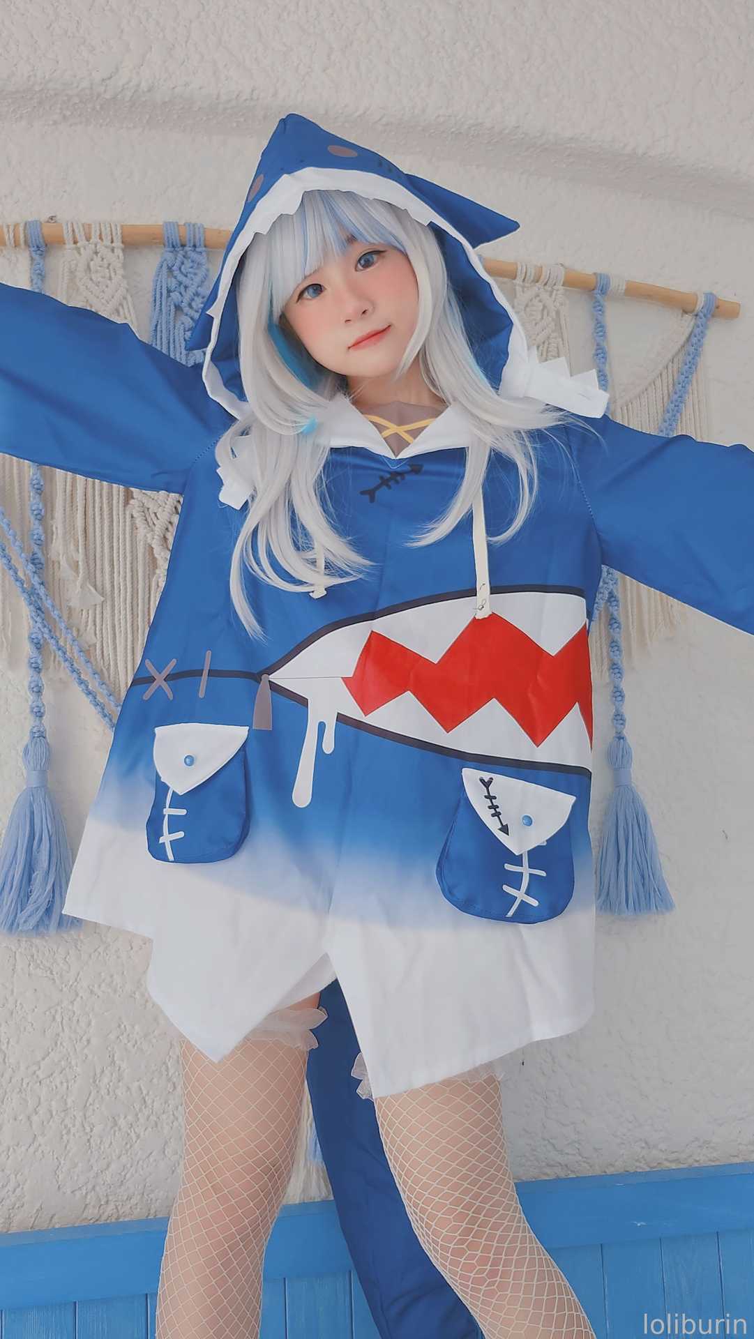 Burin cosplay Gawr Gura – Hololive “64 photos and 1 video”