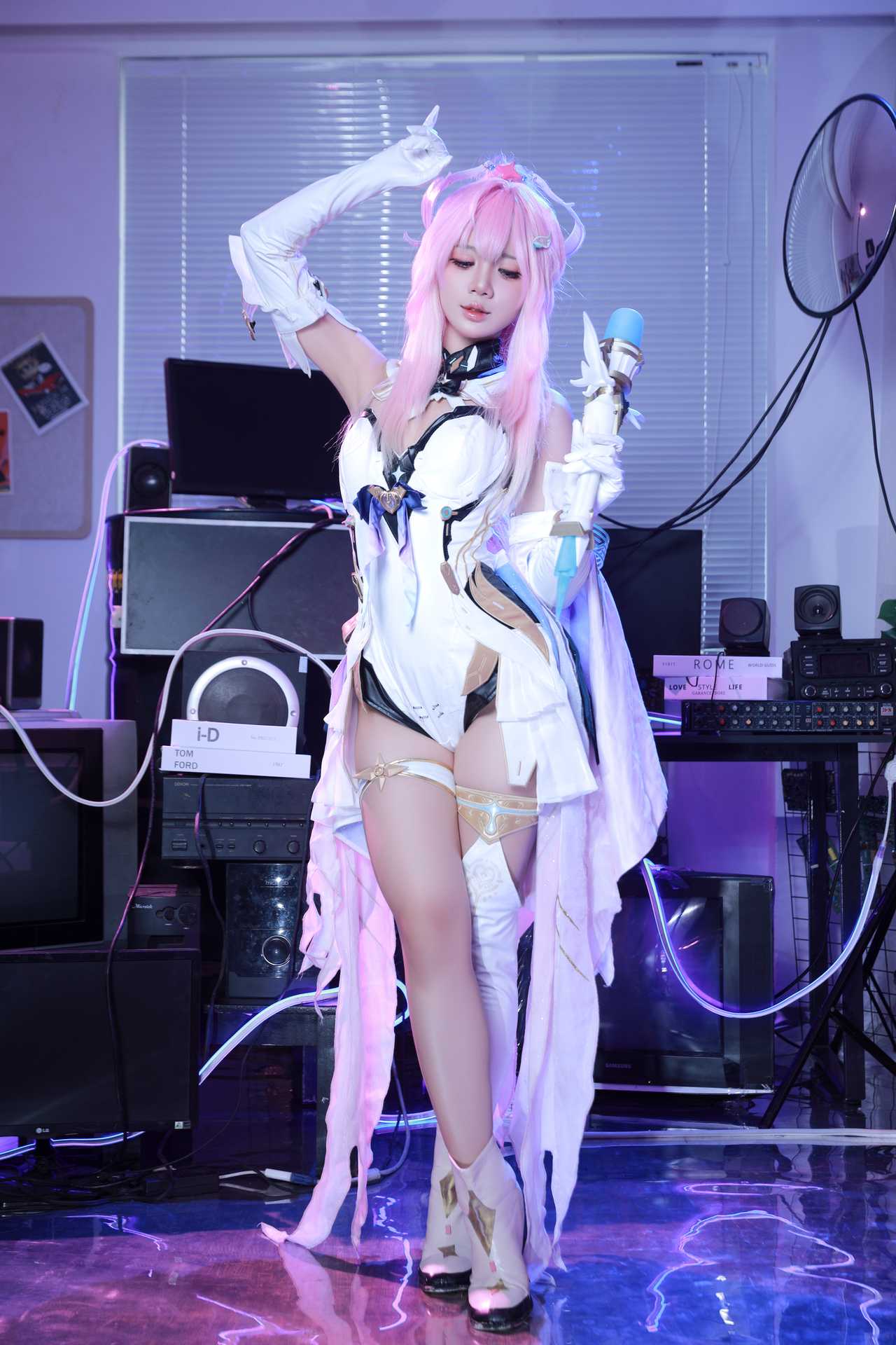 PoppaChan cosplay Aemeath – Wuthering Waves “57 photos and 7 videos”