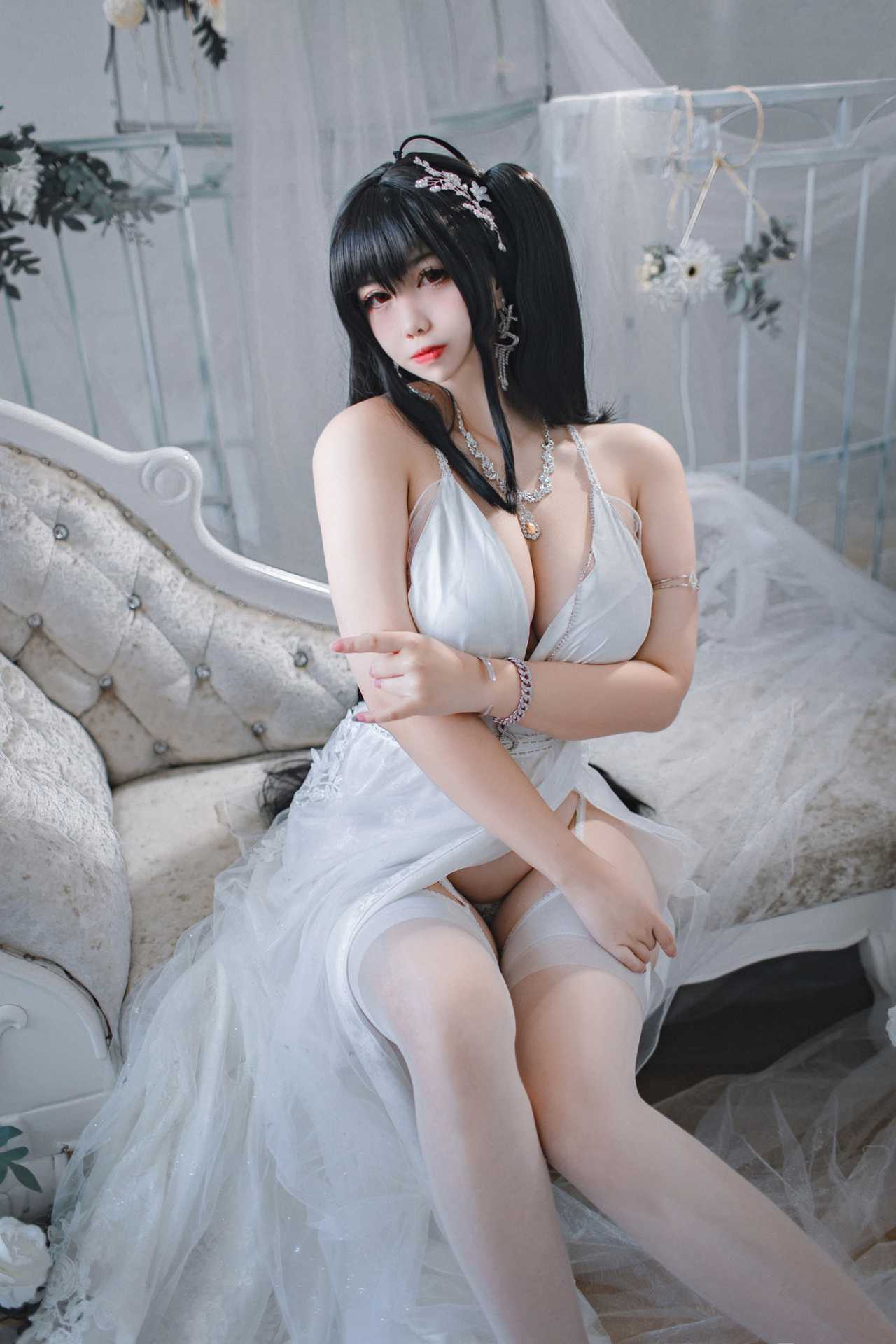 Meroko 魅瞳 (Meroko12356) cosplay Taihou Wedding Dress – Azur Lane “43 photos”