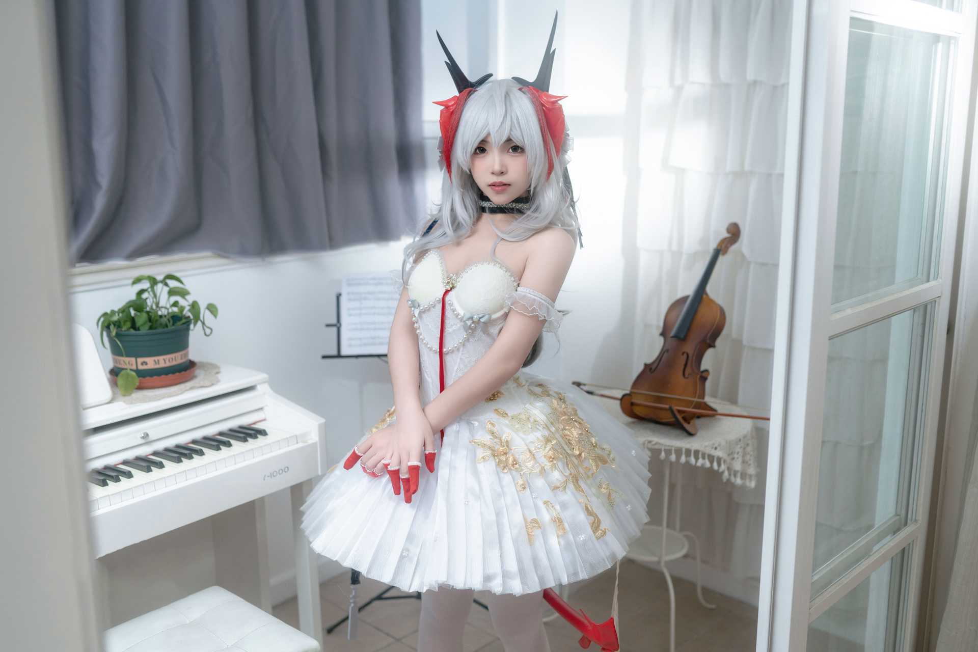 Bangni邦尼 cosplay W – Arknights “117 photos and 1 video”